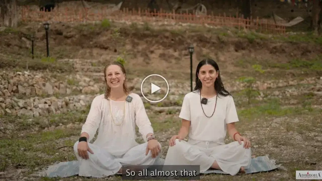 Video testimonial van Adhiroha yoga docentenopleiding Rishikesh